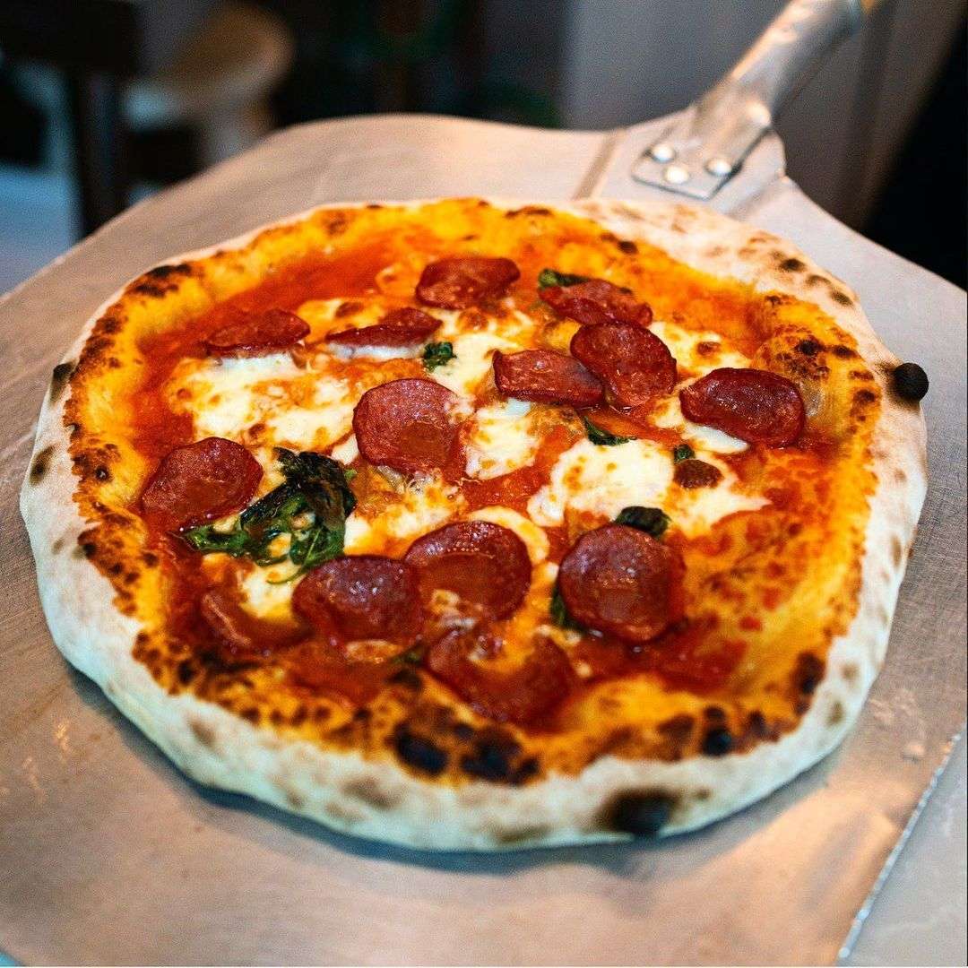 gus pizzeria salami