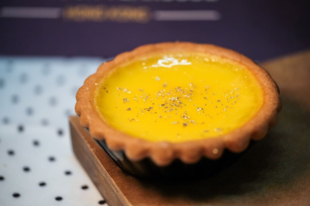 joyluck tea house - gold flakes egg tart