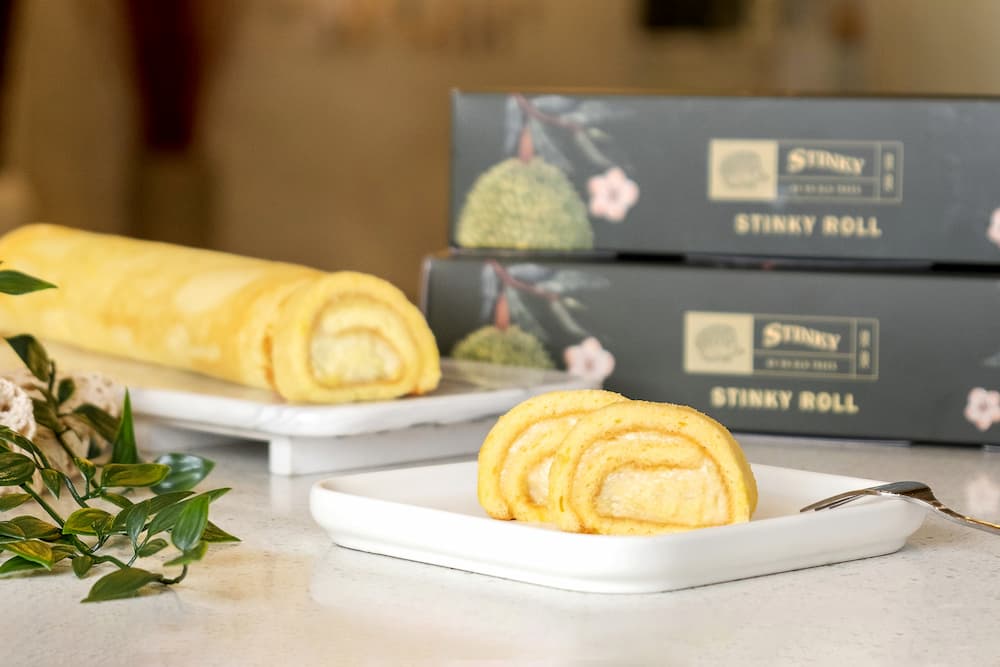 99 old trees durian swiss roll