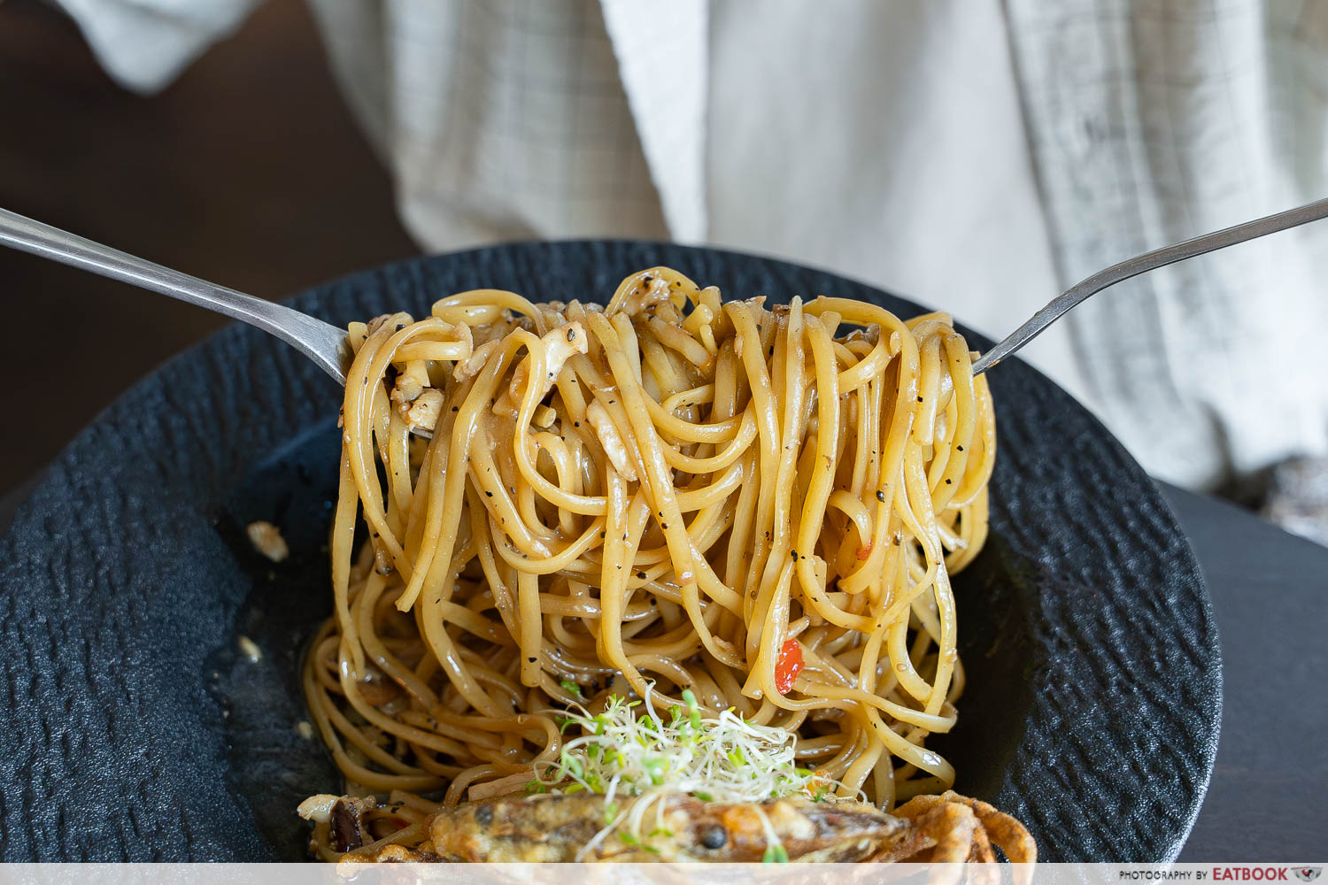 coexist-coffee-co-paya-lebar-black-pepper-crab-pasta-interaction