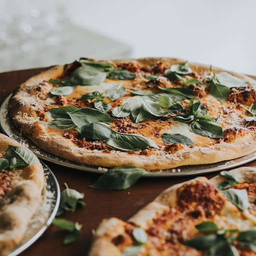 italian restaurants - lucali bygb pizza