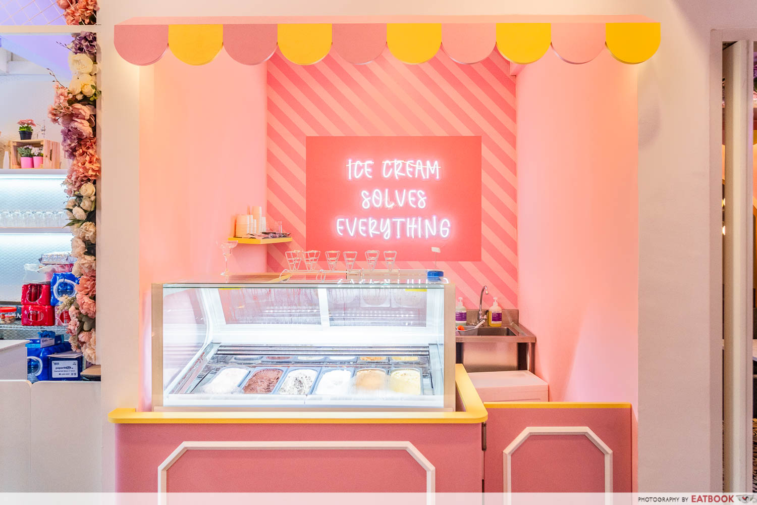 knock knock cafe - ice cream cart