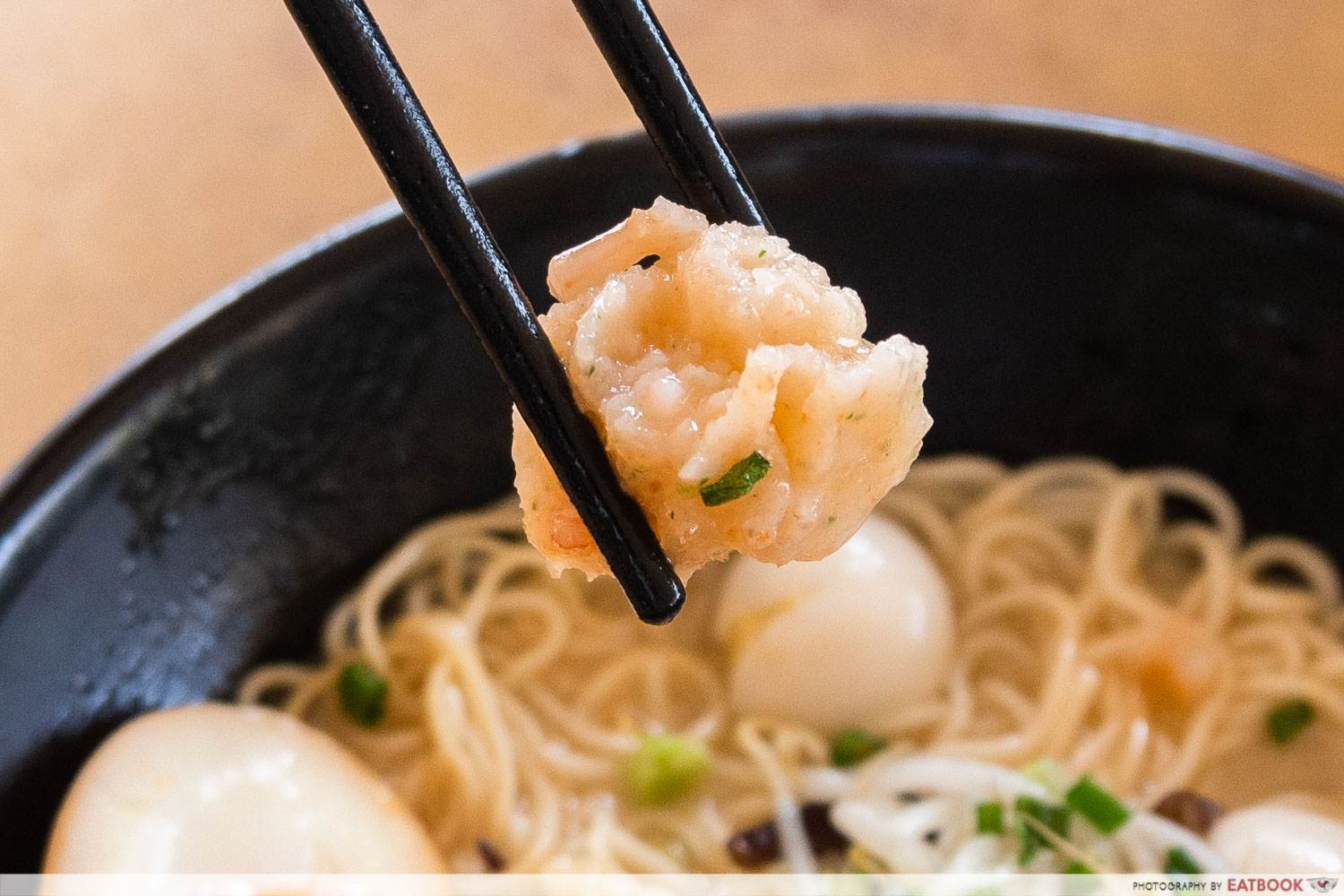 kumamoto ramen itsuki prawn paste ramen prawn balls detail