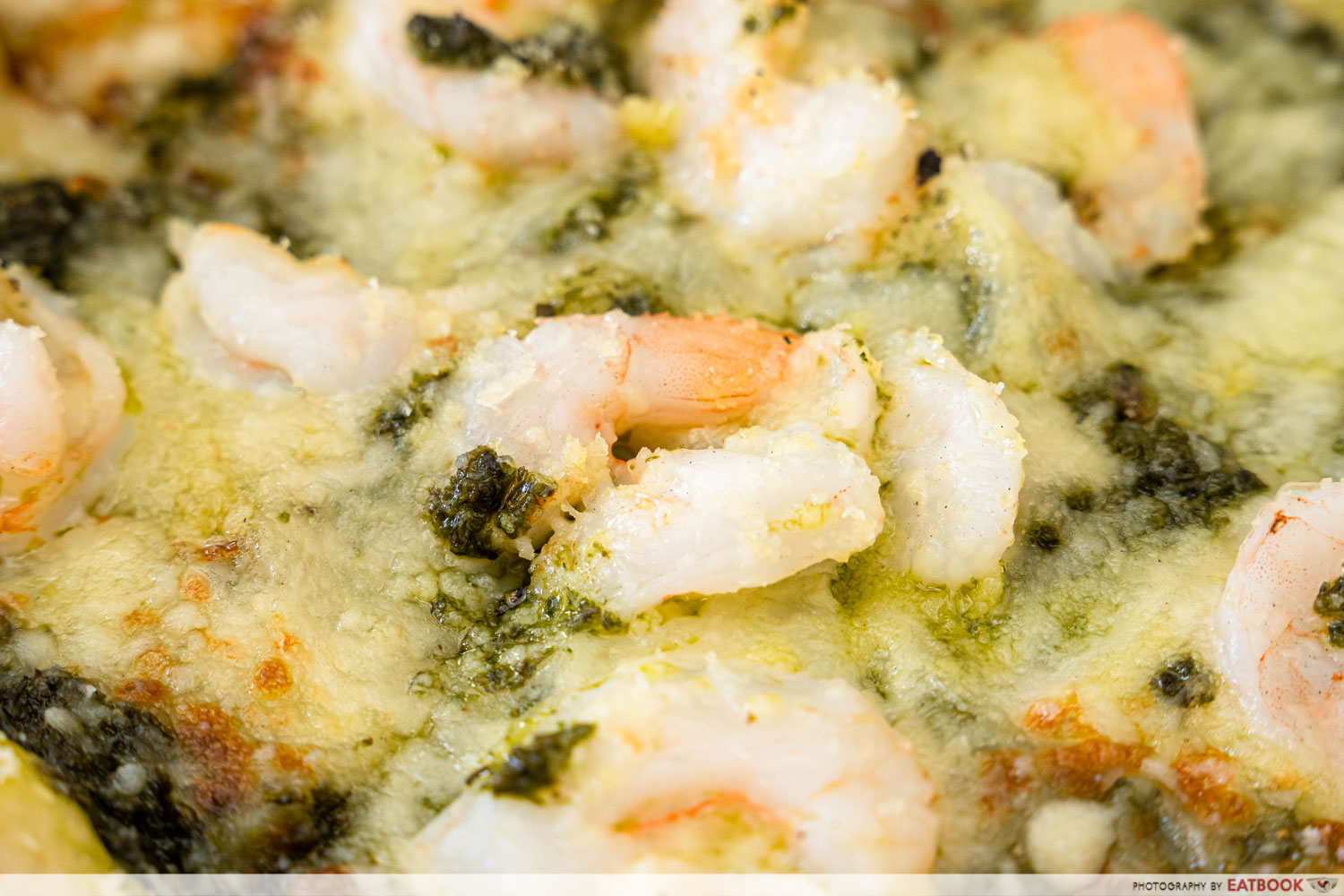 mat western - prawn pesto pizza close up (2)