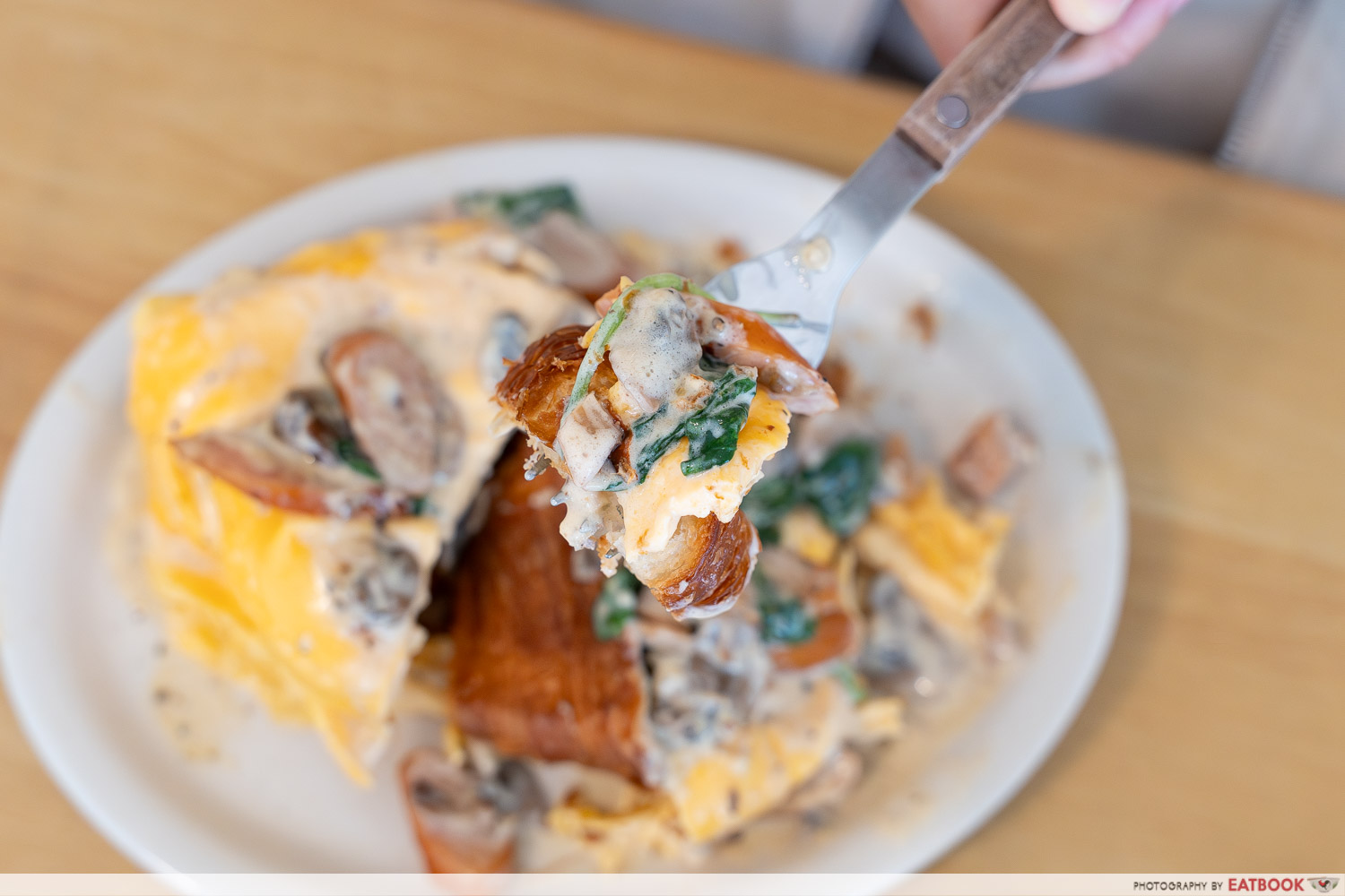 syip-farrer-park-scrambled-egg-croissant-interaction