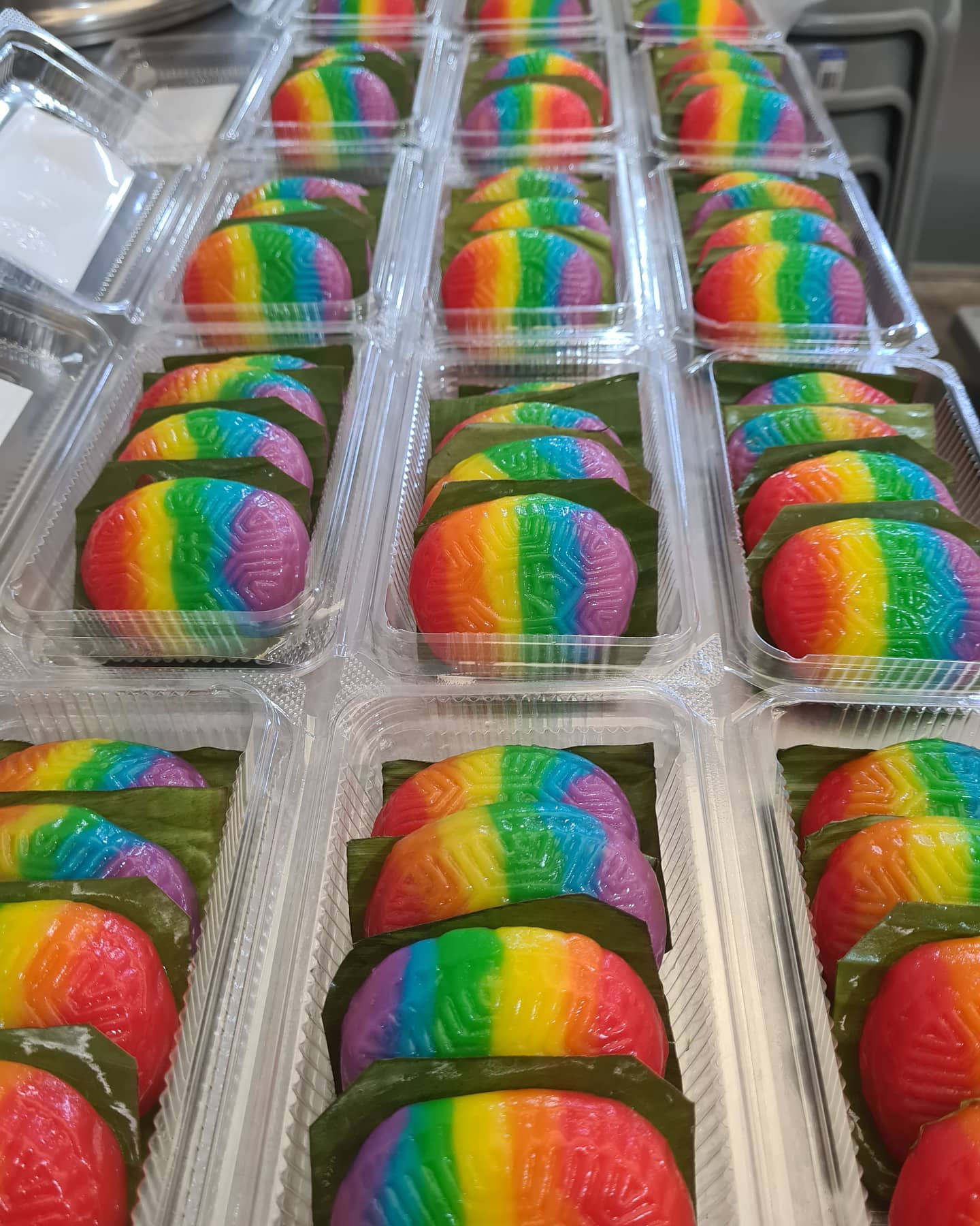 ji xiang ang ku kueh rainbow