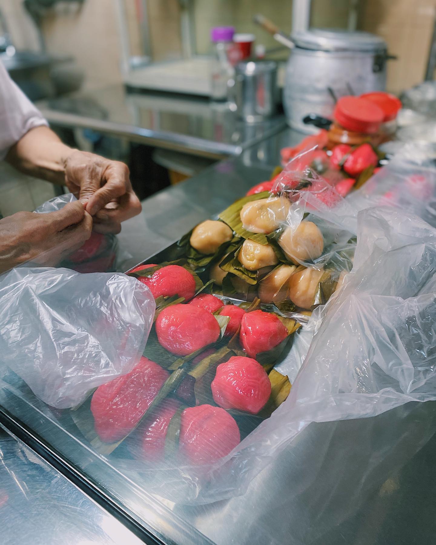 ri xin snack delights ang ku kuehs