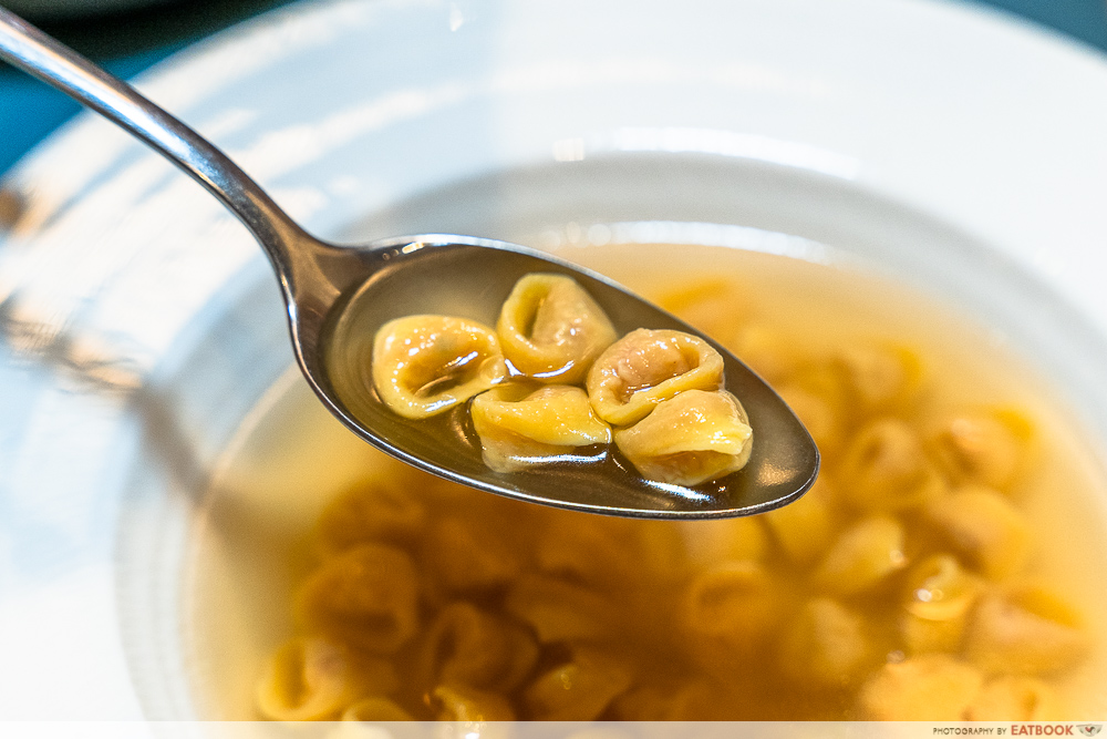 forma - tortellini in brodo detail