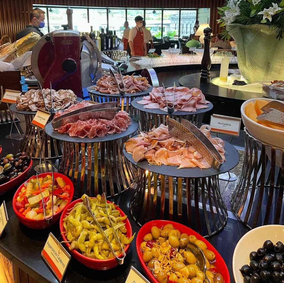 17 Best Buffets In Singapore For All Budgets 