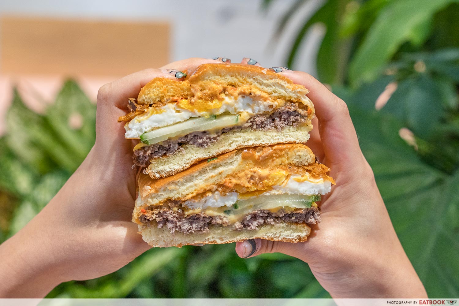 shake shack sambal mayo - sambal mayo burger cut