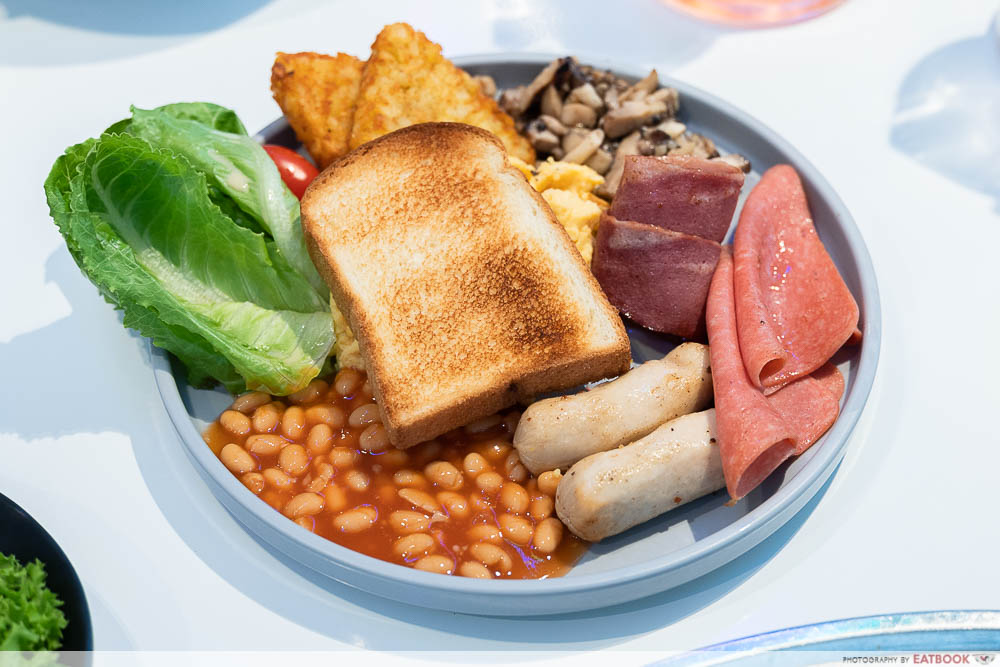 buey tahan see-food champion breakfast set intro shot