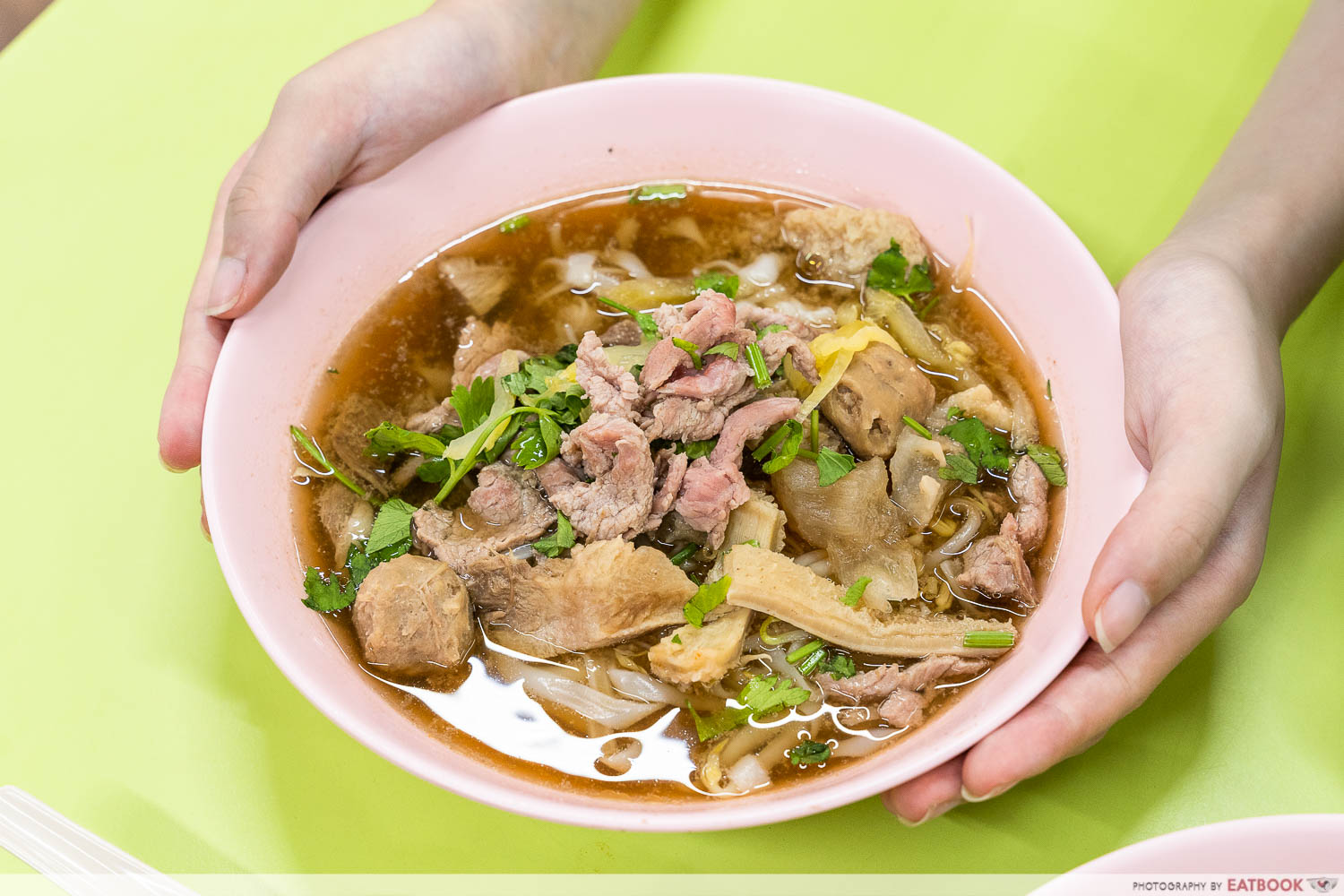 bugis long house lim kee mixed beef hor fun soup intro shot