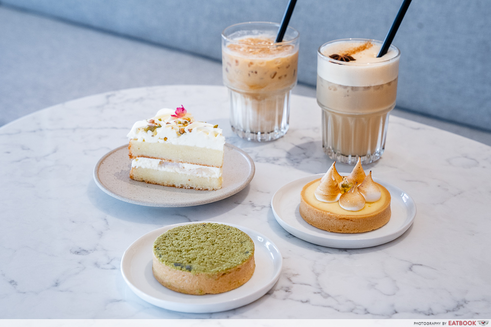 lola's cafe holland village - drinks and desserts
