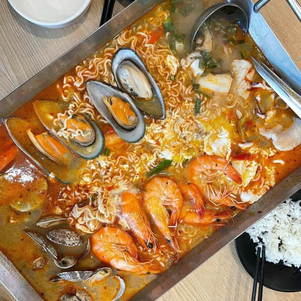 JCube Food Guide: 10 Places for Mochi Waffles, Tteokbokki Buffet And