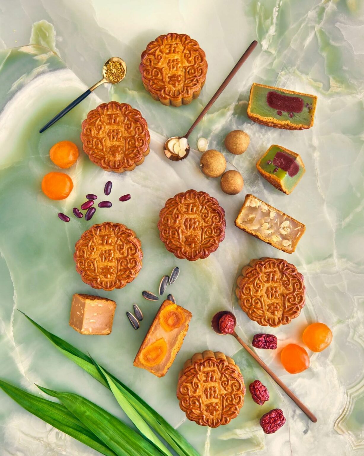 10 Best Mooncakes To Celebrate Mid-Autumn Festival 2022 | Eatbook.sg