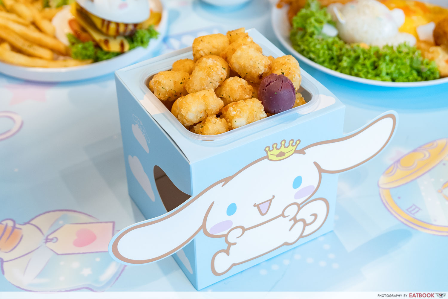 cinnamoroll-cafe-tater-tots