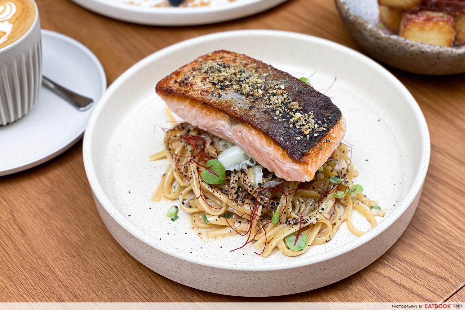 apricus cafe - Salmon Linguine