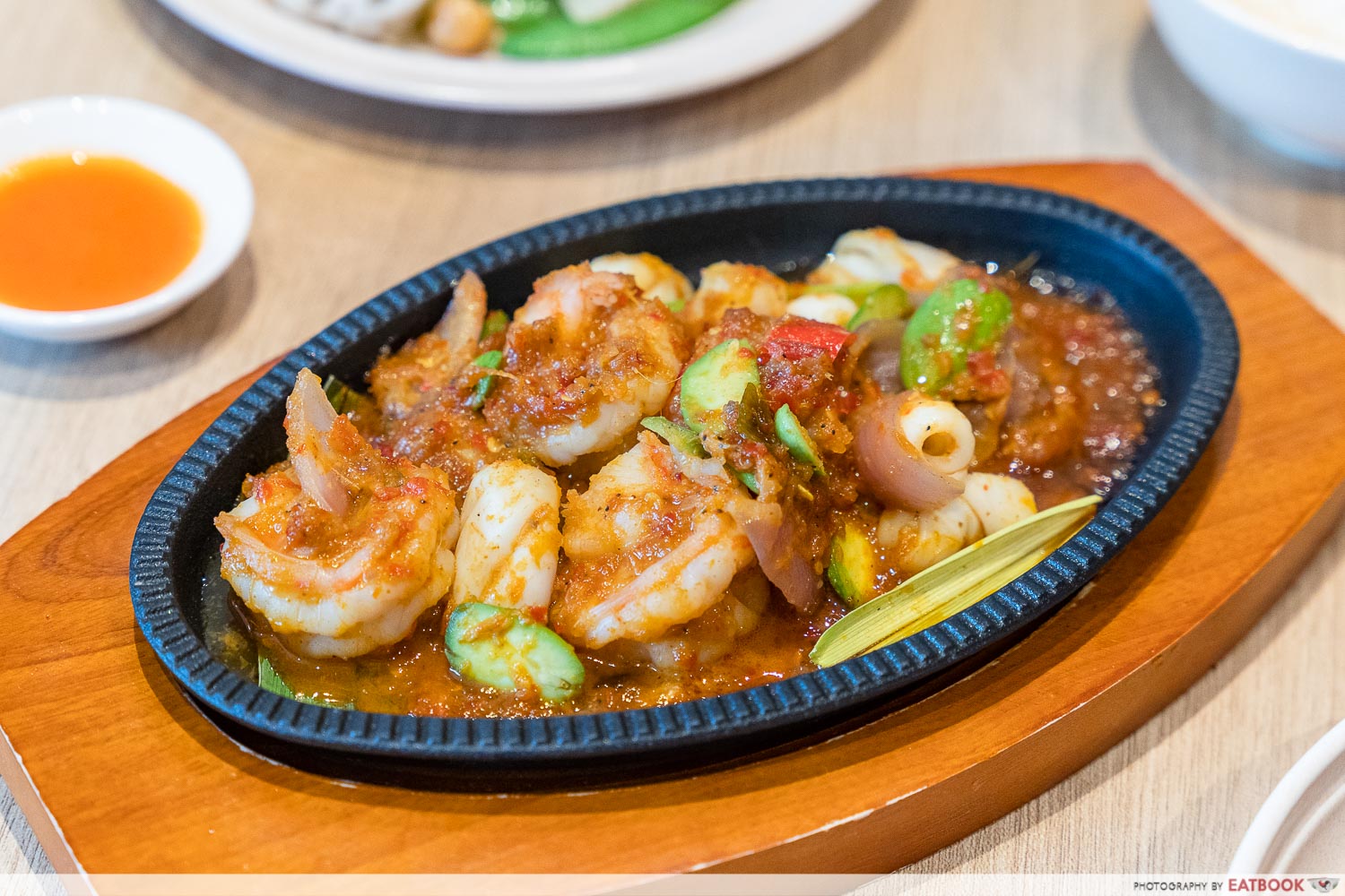 dian xiao er downtown east - hotplate fiery sambal squid & prawns with petai