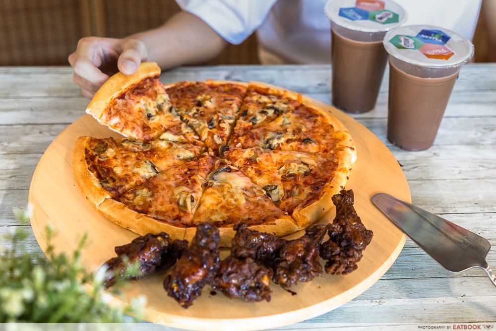 foodpanda sg-themed snacks - canadian pizza