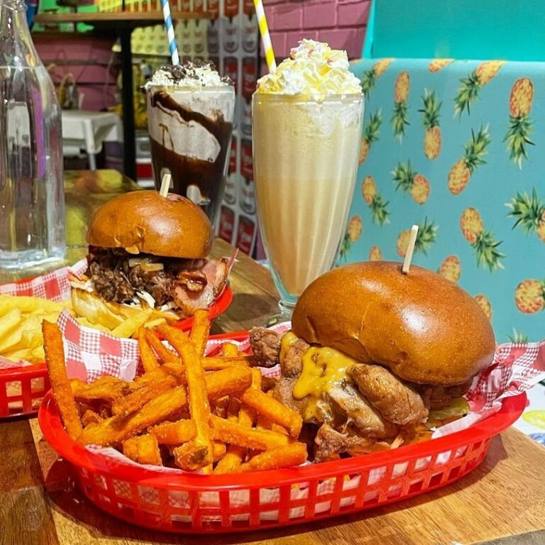 Karen S Diner To Open Pop Up In Singapore Eatbook Sg   Karens Diner Burgers 768x768 