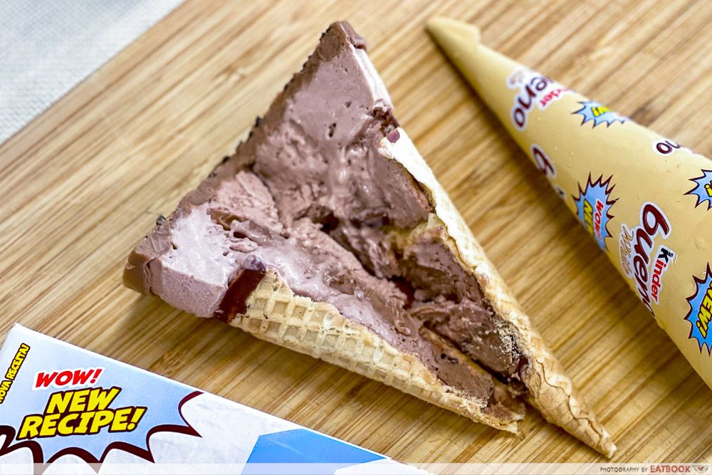 kinder bueno classic ice cream - cross section