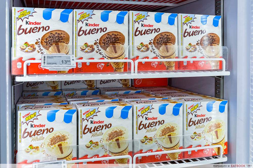 kinder bueno ice cream - display closeup