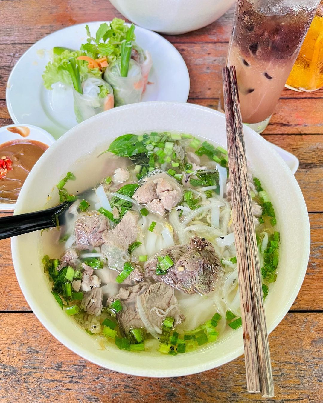 lucky saigon beef pho