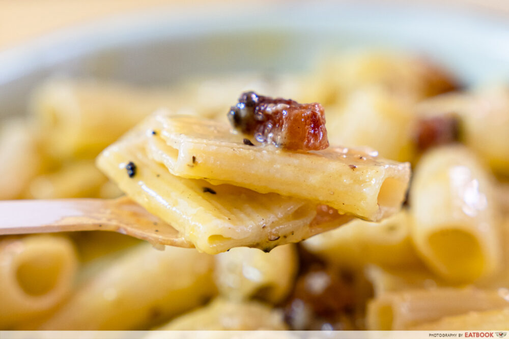 mirko febbrile x nudedles - rigatoni alla carbonara close-up