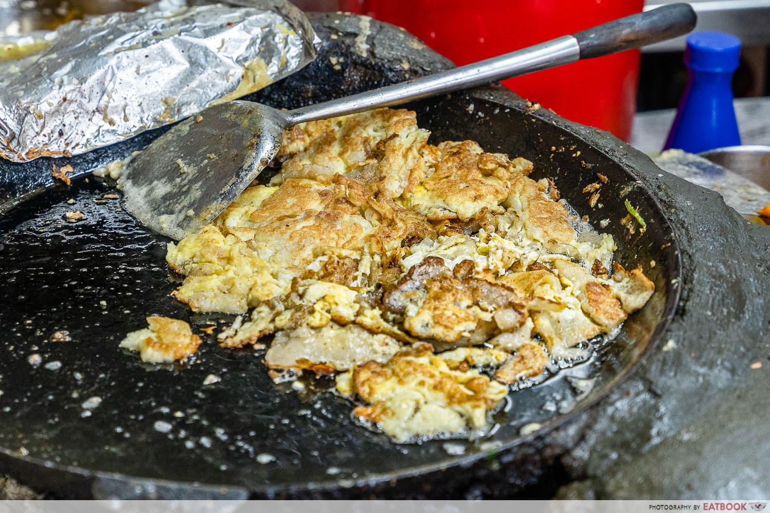 Huat Heng Oyster Omelette cooking