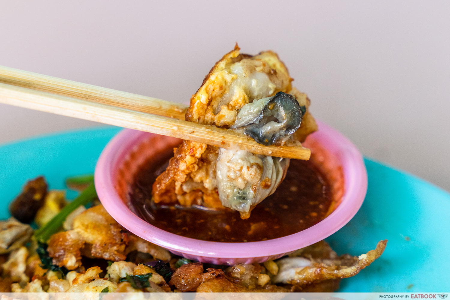 Huat Heng Oyster Omelette dipping