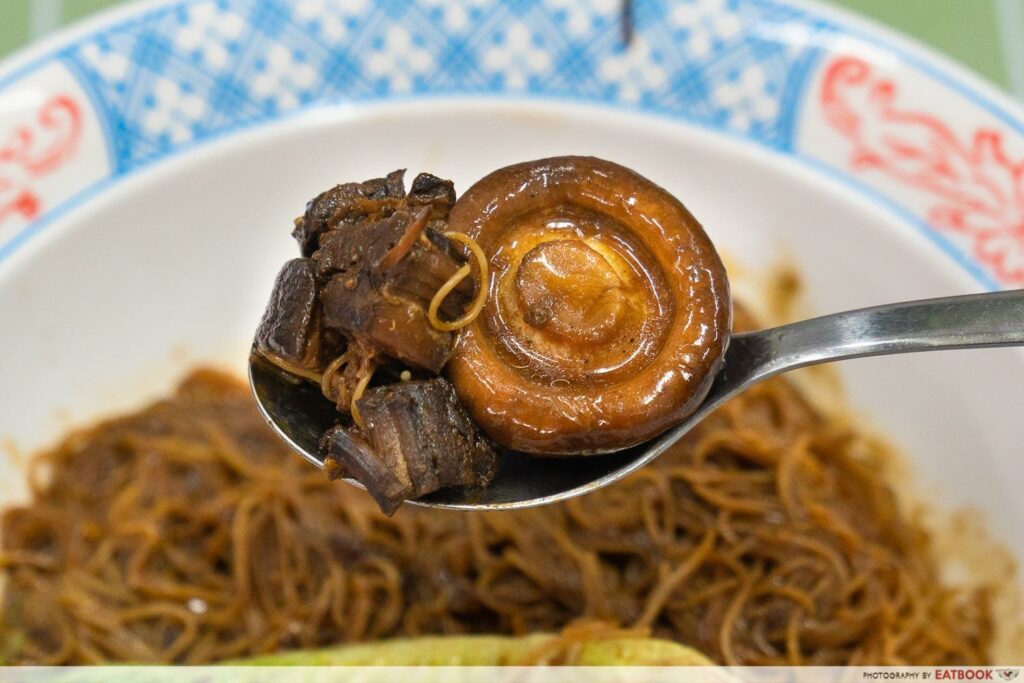 mushroom bee hoon closeup