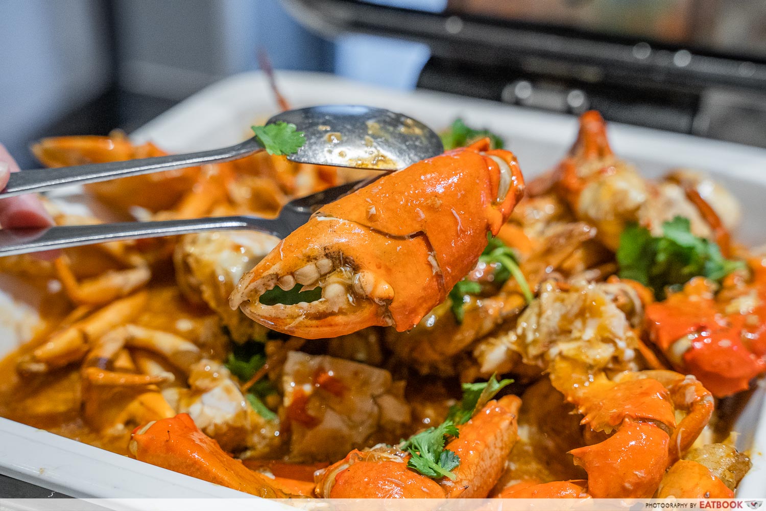 paradox singapore ellenborough market cafe - chilli crab