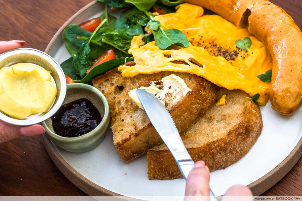 simple-cafe-sourdough