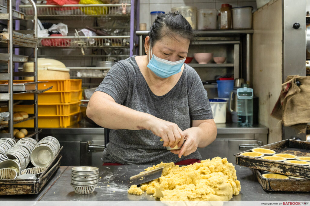 Big Bakery: Old-School Apple Crumble At This 30-Year-Old Bakery ...