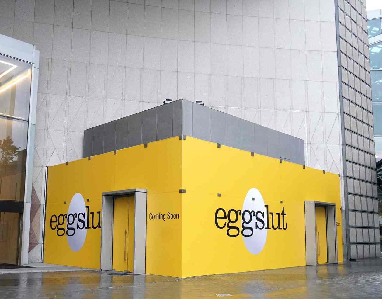 eggslut suntec - hoarding