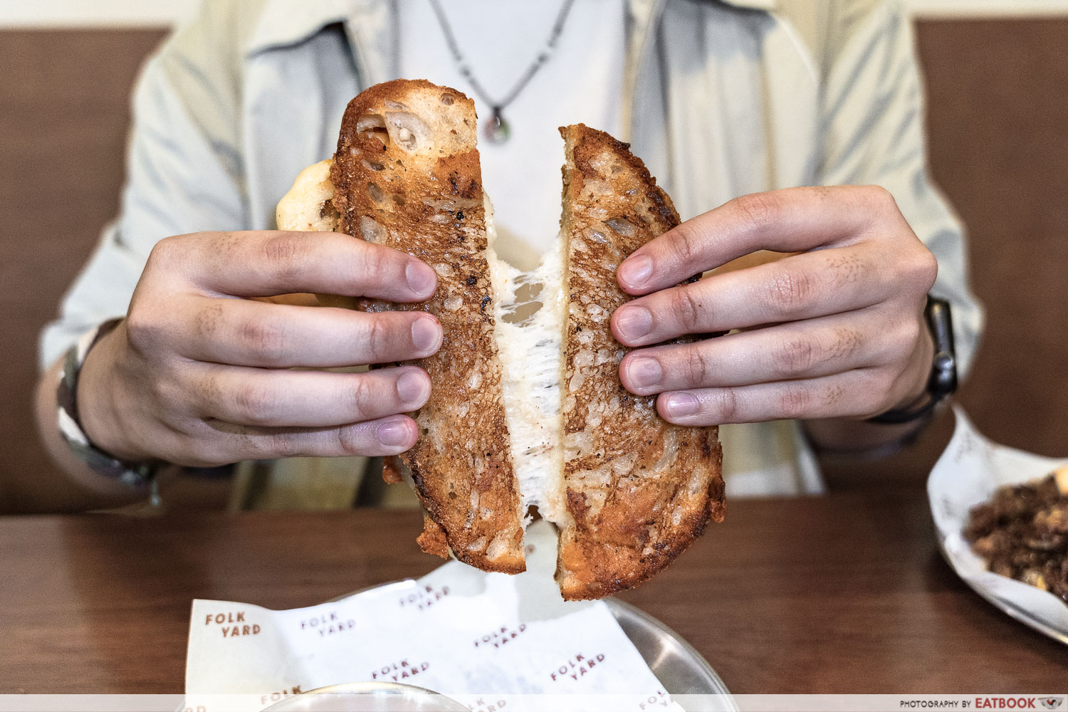 folk-yard-grilled-cheese-pull-interaction