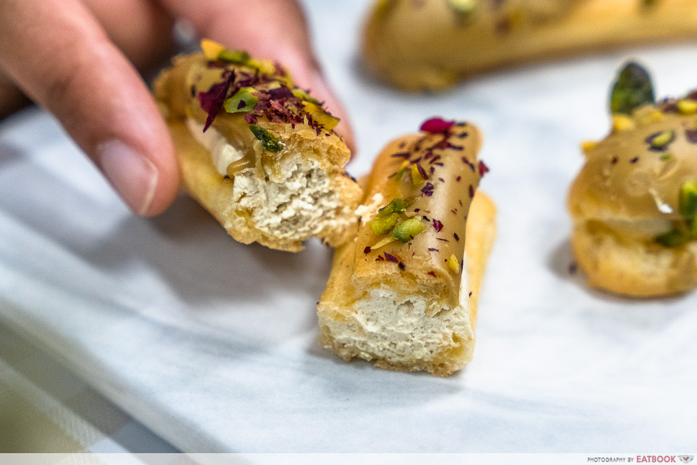 happy-oven-pistachio-eclairs