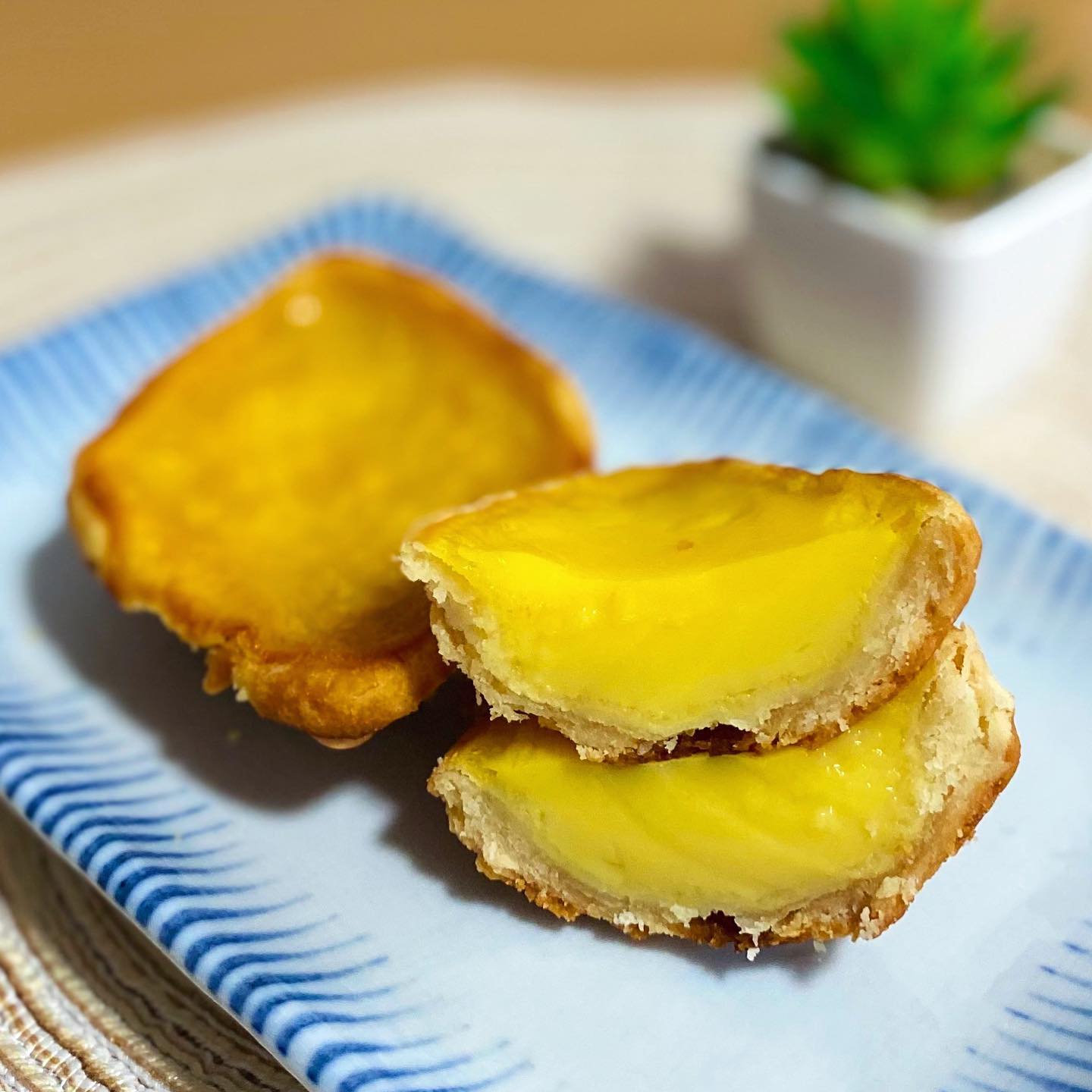 tong heng - egg tart cross section