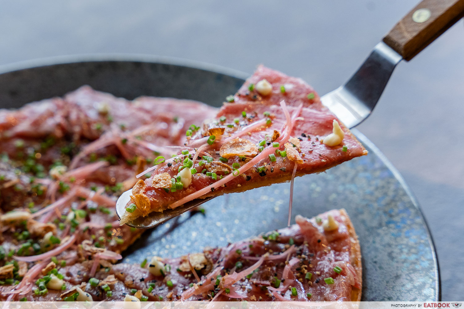 wagatomo - wagyu pizza detail