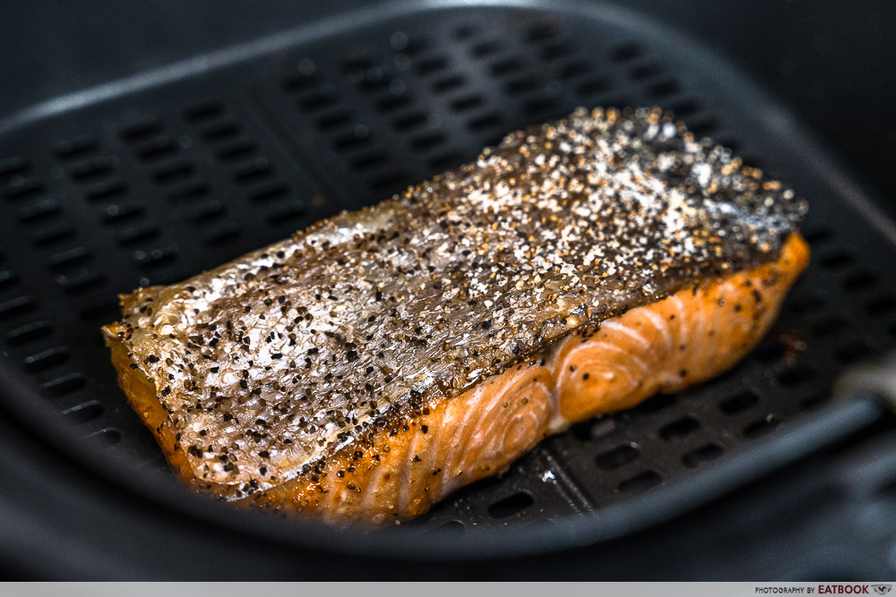 Philips Airfryer Essential XL Connected - salmon