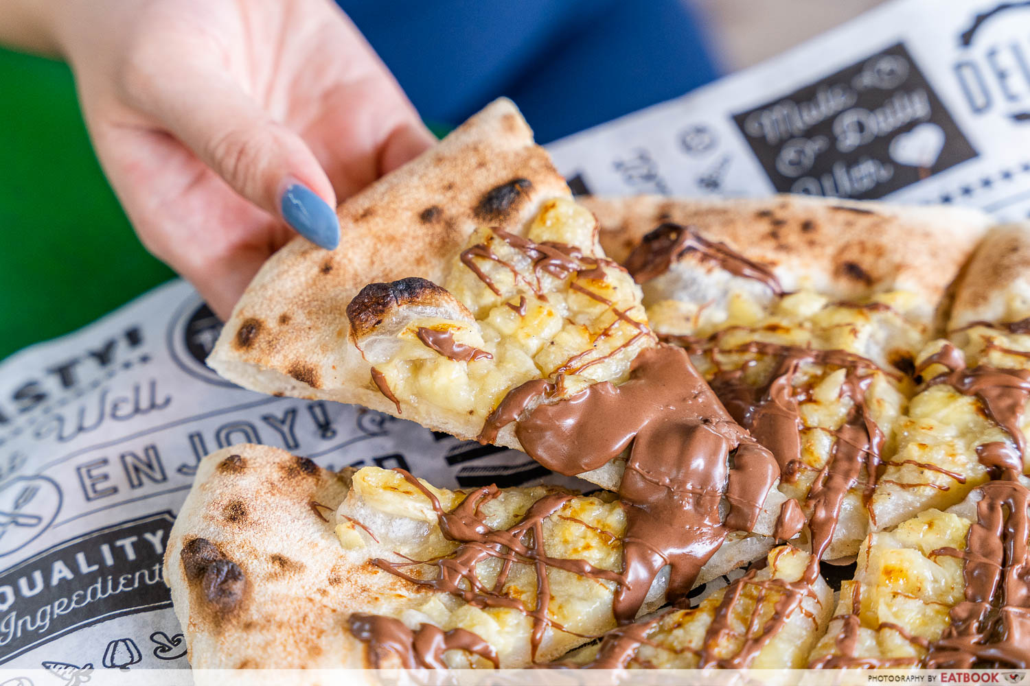 chocolate-banana-pizza