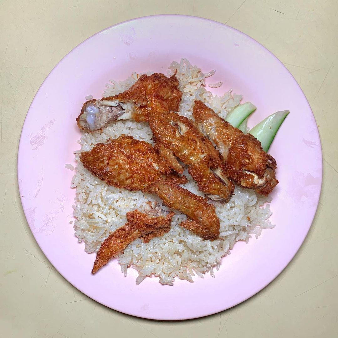 da ji hainanese chicken rice - famous fried chicken wing rice 2