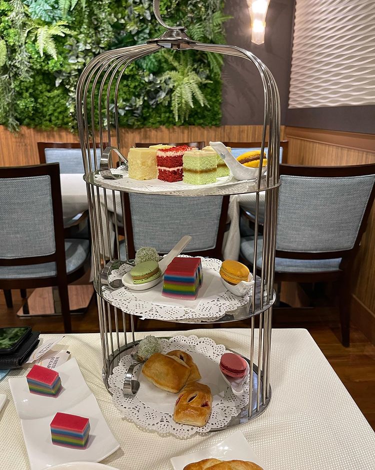 royal palm meat and dine afternoon tea