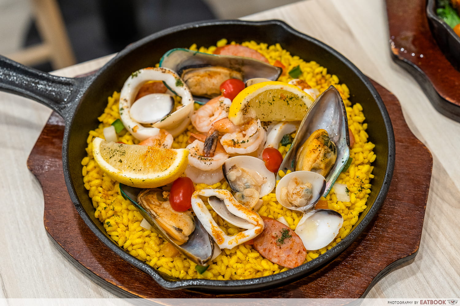 skillet-seafood-paella