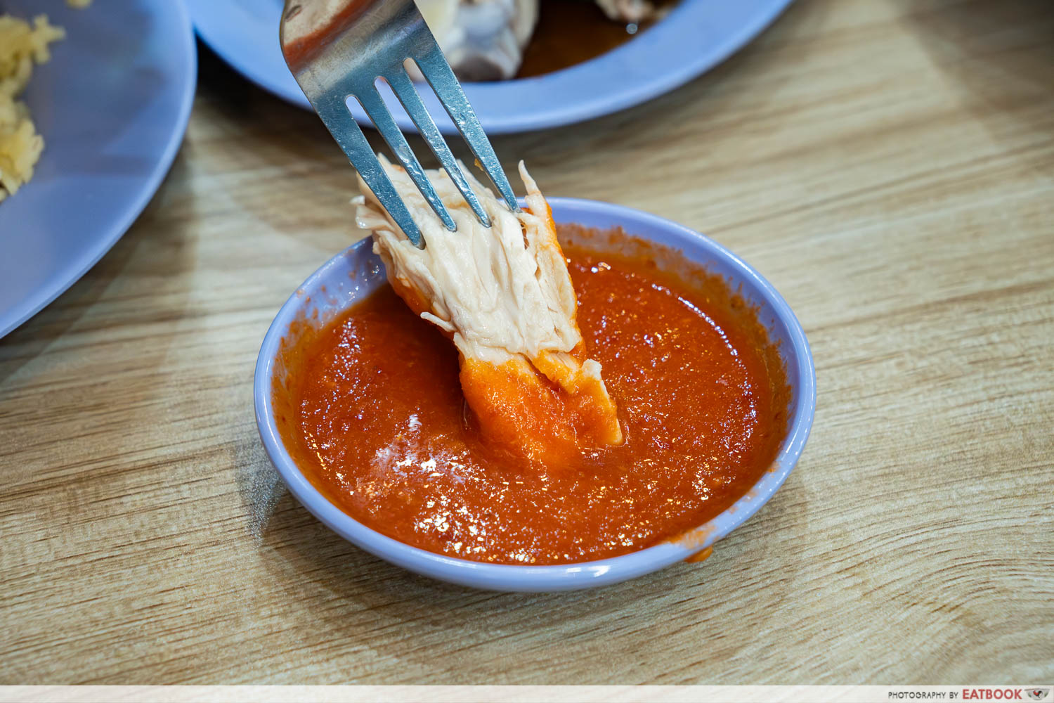 katong-mei-wei-chicken-rice-chilli-sauce-dipping-interaction