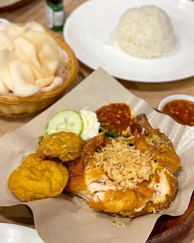 Lucky Plaza Food Guide: 10 Places For Legit Lechon, Halo Halo And Bakm 