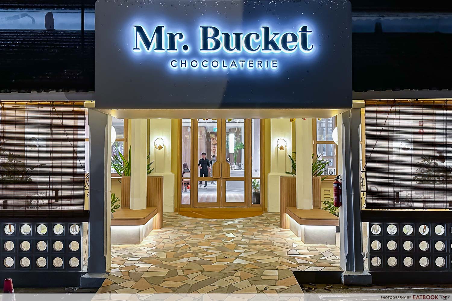 mr bucket - storefront