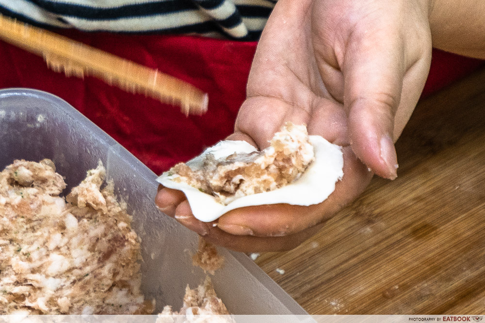 rong xing la mian xiao long bao - making xlb