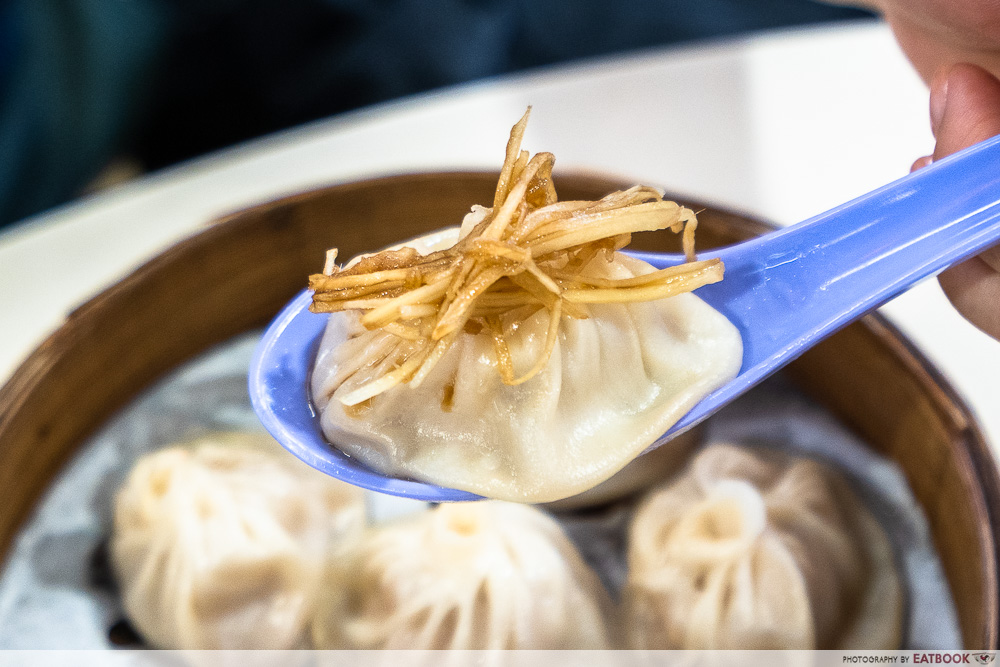 rong xing la mian xiao long bao - xlb with ginger