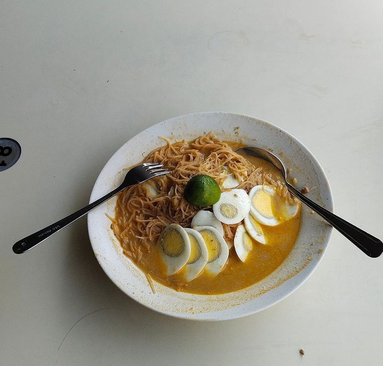 96 kwai luck cook food - mee siam chong boon